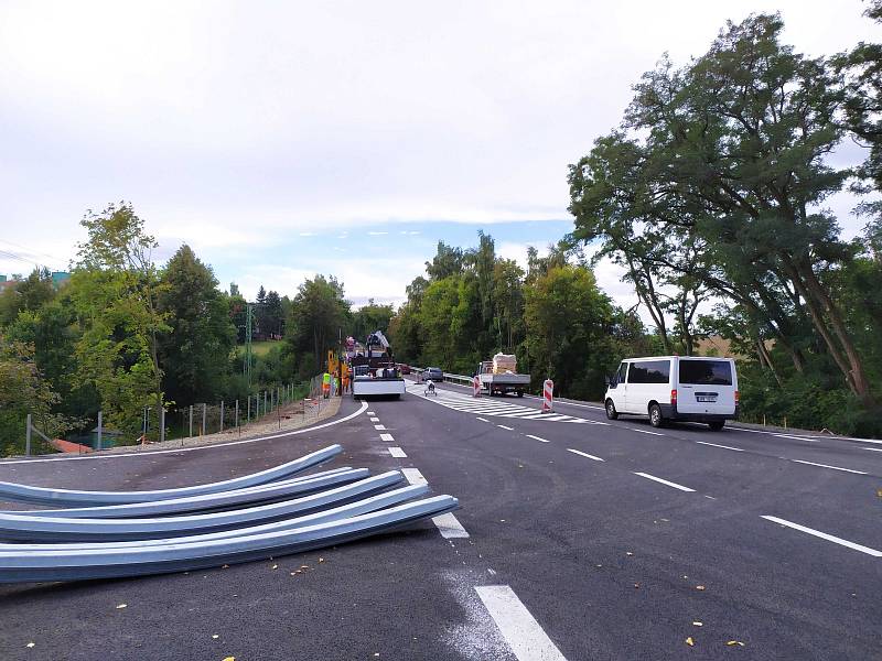 Nejpozději v pondělí 20. 9. by mělo dojít k úplnému zprovoznění úseku silnice I/3 ve Velešíně.