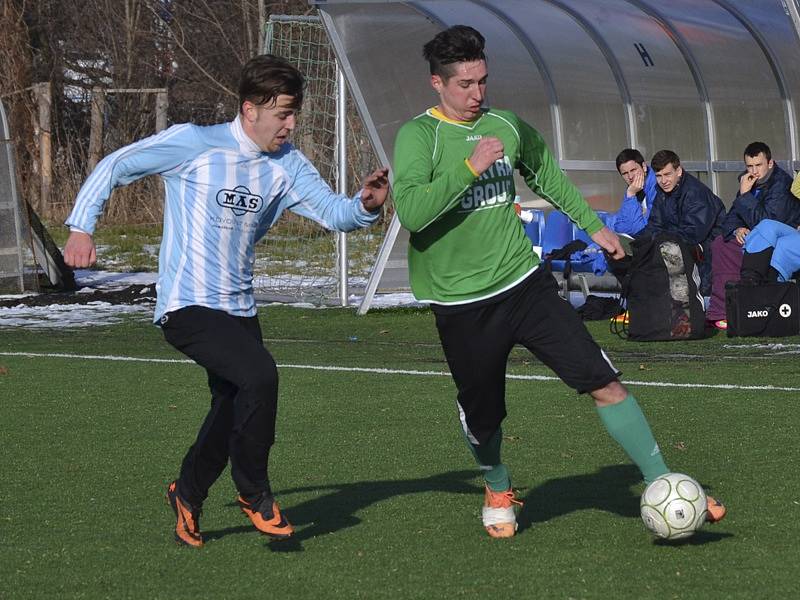 3. kolo Hlubocké zimní ligy: Český Krumlov (v zeleném) - Táborsko B 2:4 (2:1).