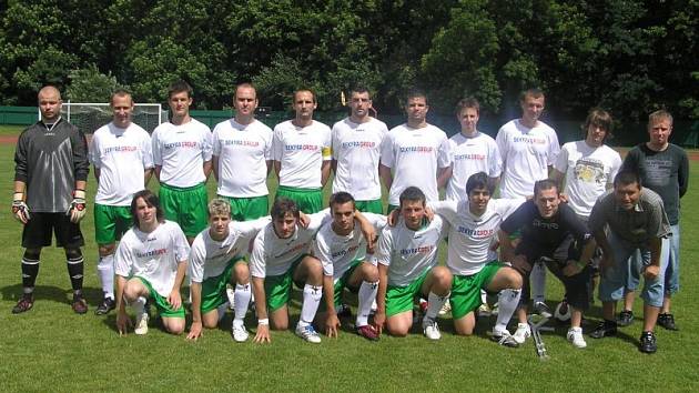 První tým FK Slavoj Český Krumlov, který v krajském přeboru 07/08 vybojoval bronzové medaile.
