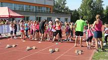 Okresní atletická olympiáda základních škol z Českokrumlovska v Kaplici.