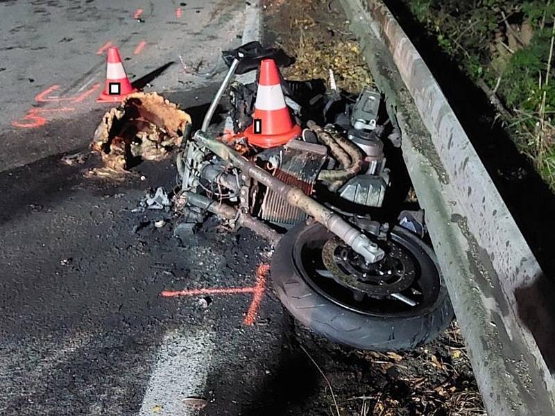 Tragický střet motocyklisty s autem v Kaplici 2. září 2022.