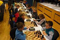 Téměř sedm desítek mladých šachistů si dalo dostaveníčko při Velké ceně Velešína.