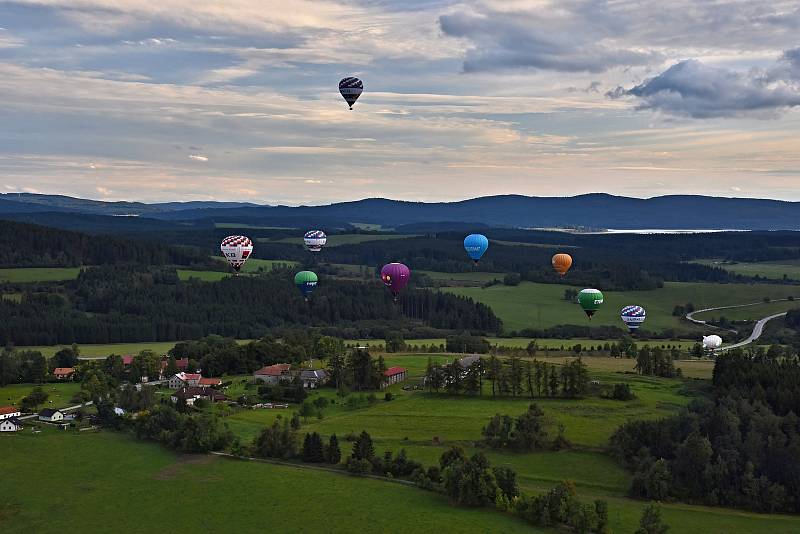 Balóny na Lipensku skýtaly, ale také umožňovaly atraktivní podívanou.