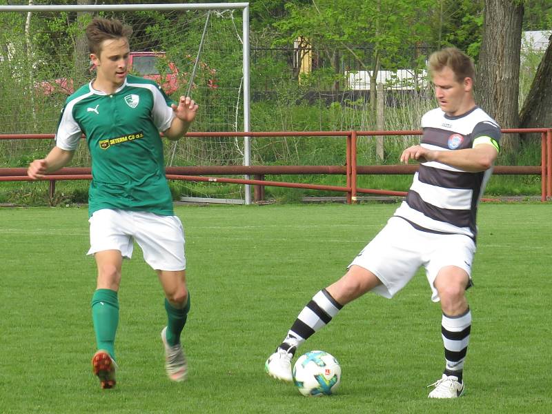 I. B třída (skupina A) – 22. kolo: FK Spartak Kaplice (bíločerné dresy) – TJ Malše Roudné B 8:0 (6:0).