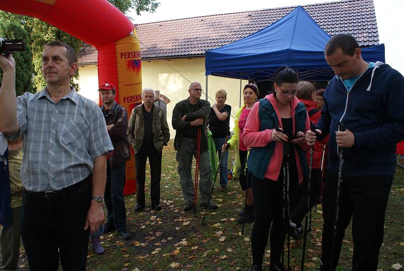 Čtvrtý přátelský pochod Nordic Wolking Branou Novohradských hor se konal v Rychnově u Nových Hradů.