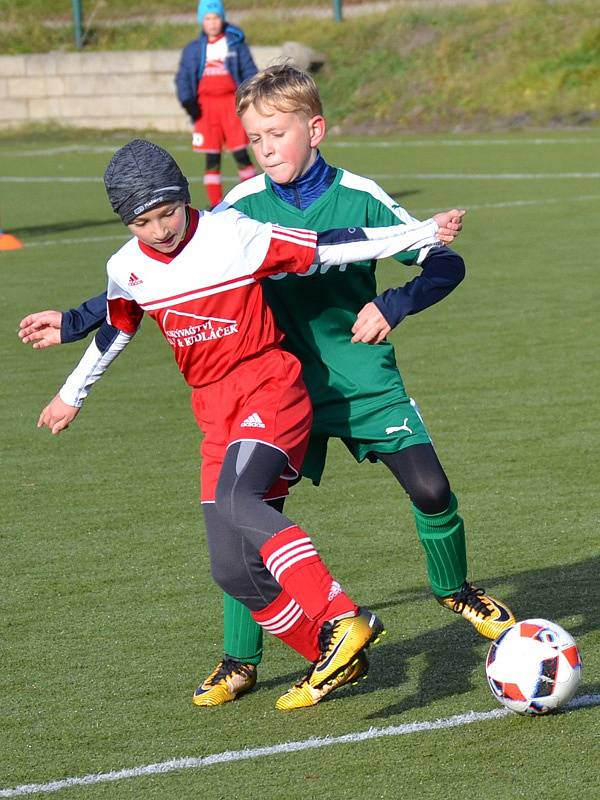 OP starší přípravky - 13. kolo: FK Slavoj Český Krumlov B (zelené dresy) - Sokol Křemže / SK Holubov B 10:3 (6:1).