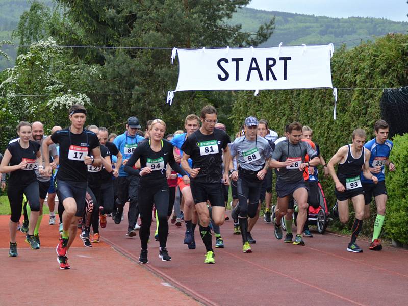 Více než sto třicet atletů všech kategorií se postavilo na start 21. ročníku Večerního běhu Křemží.