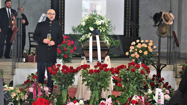 Rozloučení s doktorem Václavem Pechou se odehrálo v českokrumlovské synagoze.