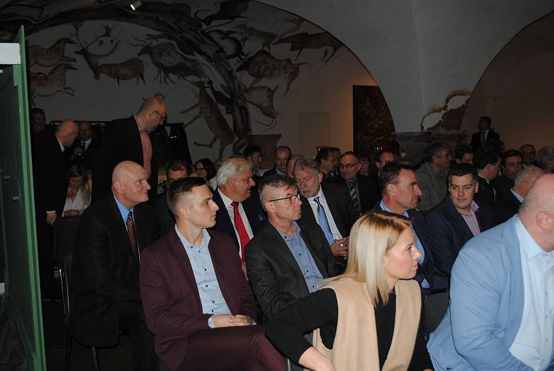 Na novoročním setkání se sešli podnikatelé z Krumlovska se starosty měst, českokrumlovským senátorem i krajskými zastupiteli.