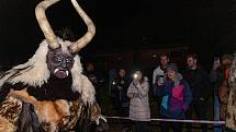 Krampusáci děsili svým zjevem ve Vyšším Brodě.