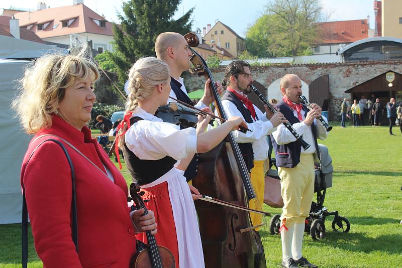 Český Krumlov přivítal měsíc lásky v Pivovarských zahradách.