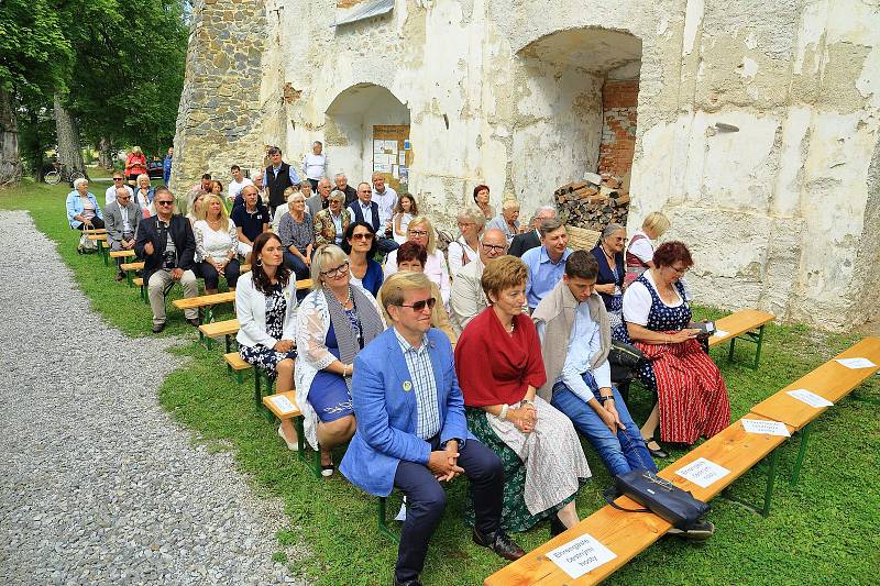 Oslavy deset let spolku německých rodáků v Pohoří na Šumavě.