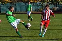Ondrášovka KP muži – 10. kolo: FK Slavoj Český Krumlov (zelené dresy) – TJ Blatná 0:2 (0:1).