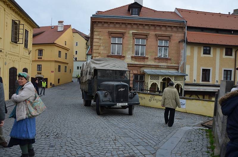 Film je natáčen u Benešova mostu.