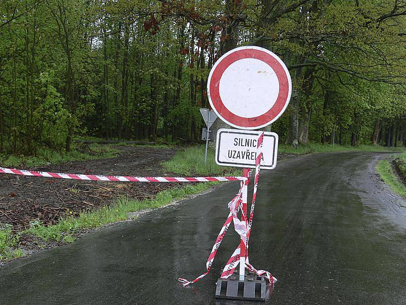 Voda ze čtvrtek na pátek potrápila hlavně lidi z Benešova nad Černou a okolí.