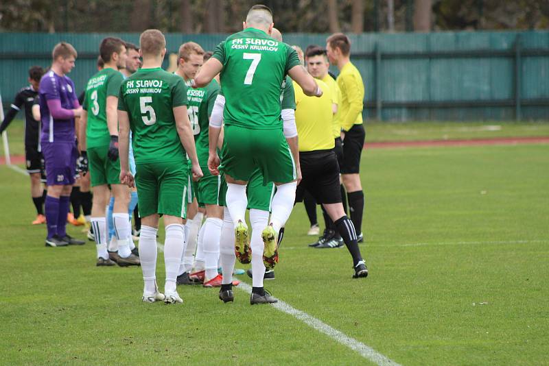 Fotbalová divize: Slavoj Český Krumlov - Tochovice 4:3 (2:1).