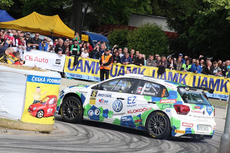 Rallye Český Krumlov nebude mít své centrum na českobudějovickém výstavišti, kde našlo zázemí od roku 2007, ale přesune se na letiště v Plané.