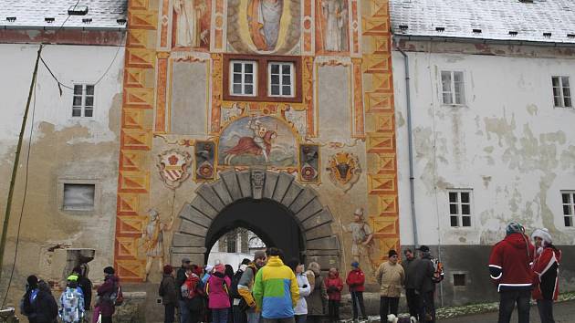 Rožmberská brána bude osazena původními renesančními vraty.