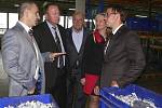Ministr Martin Kuba v Českém Krumlově odpoledne navštívil  českokrumlovskou firmu Grass Czech, která vyrábí kování na nábytek.