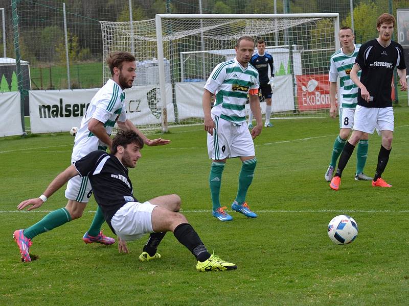 Divize (skupina A) - 21. kolo: Malše Roudné - FK Slavoj Český Krumlov (černé dresy) 0:0, na penalty 3:4.