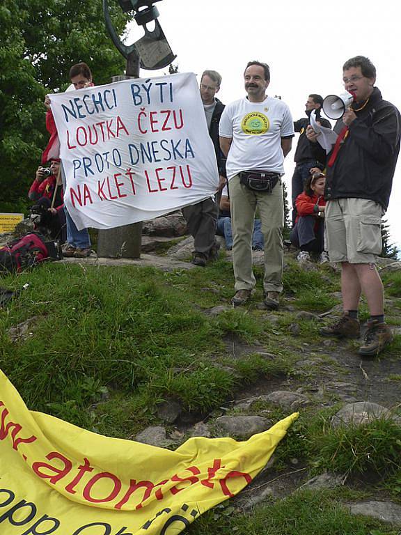 Odpůrci jaderné energie z Čech, Rakouska a Německa se sešli na mítinku na Kleti.