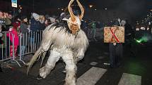 Diváci se během Krampus show v Kaplici  náramně bavili.