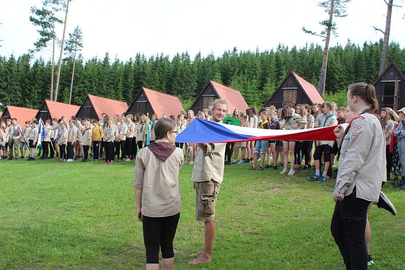 Svojsíkův závod skautů na táboře v Olšině.