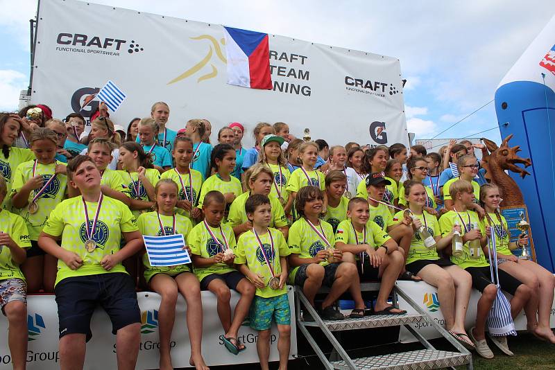 Lipno Sport Fest 2020 vyvrcholil závodem dračích lodí.