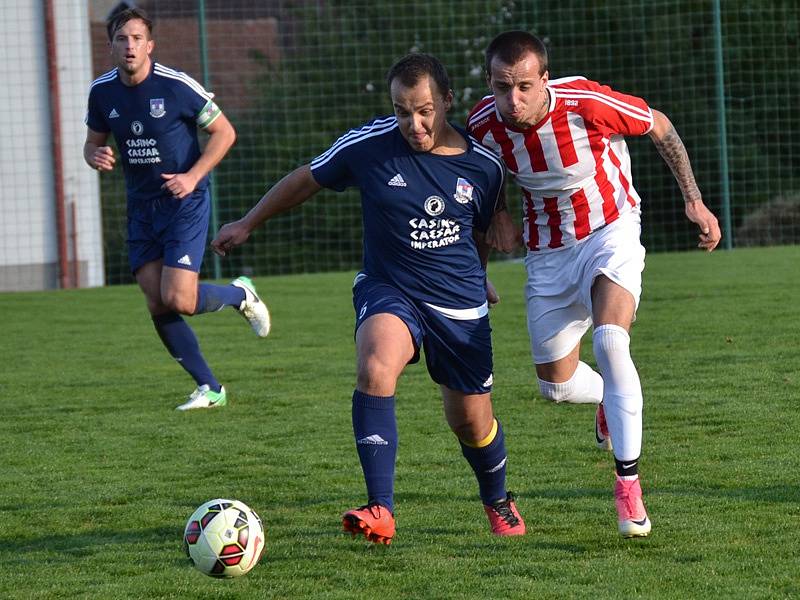 Okresní přebor muži - 6. kolo: FK Dolní Dvořiště (modré dresy) - TJ Smrčina Horní Planá 2:1 (2:1).