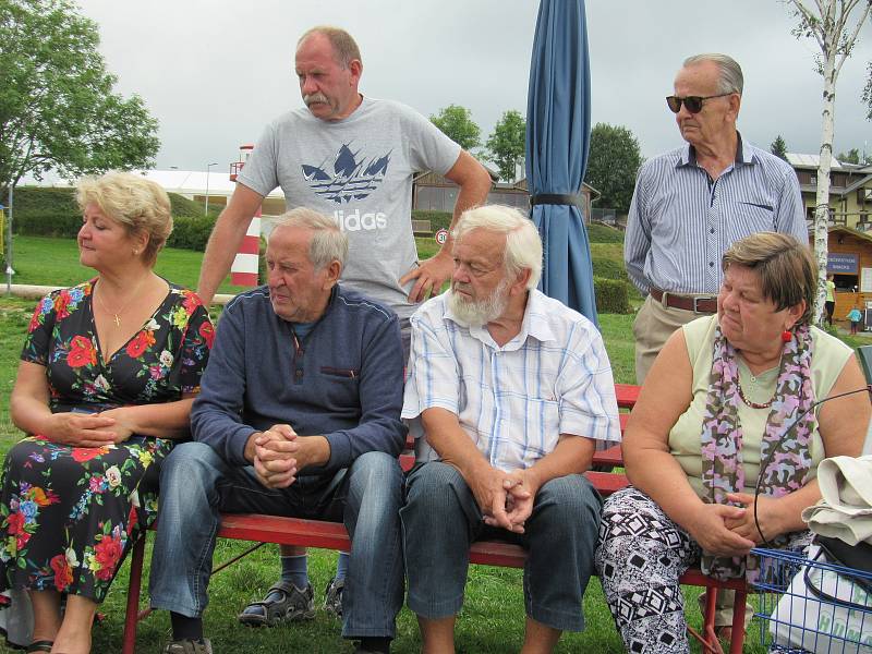 Setkání rodáků, jejichž rodiny přišly do Dolní Vltavice po válce.