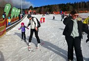 Na Silvestra se rodiny vypravovaly lyžovat. Vlasta Slípková se šla podívat do lyžařského střediska z Kramolínu.