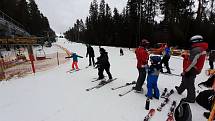 Ve Skiareálu Lipno zahájili v neděli 5. prosince 2021 další lyžařskou sezónu.