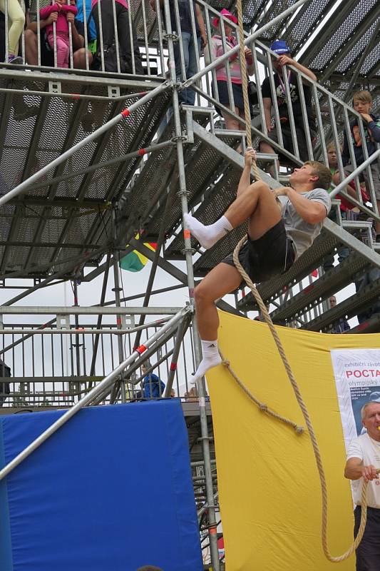 Závod v olympijském šplhu na Rio Lipno.