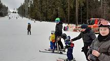 Ve Skiareálu Lipno zahájili v neděli 5. prosince 2021 další lyžařskou sezónu.