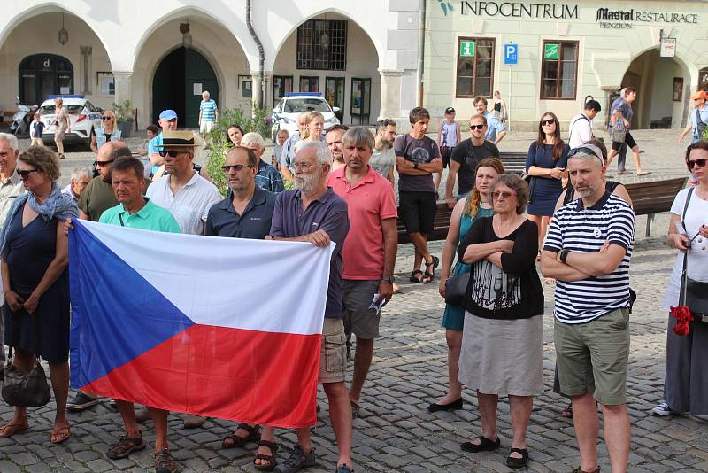 V Českém Krumlově se za nezávislou justici a proti premiérovi demonstrovalo už počtvrté.