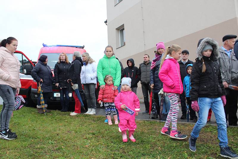 Sobotní odpoledne obyvatelé Malont věnovali oslavám vzniku republiky. Nechyběl ani ohňostroj.