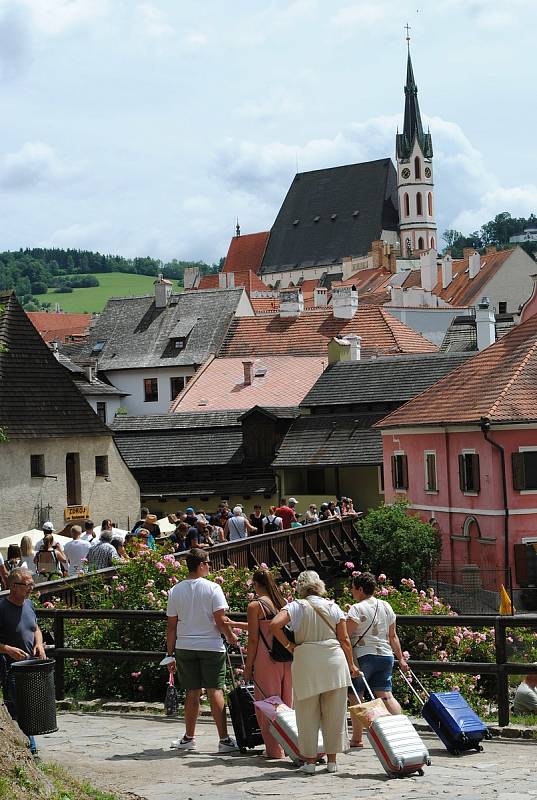 Český Krumlov o prodlouženém červencovém víkendu.