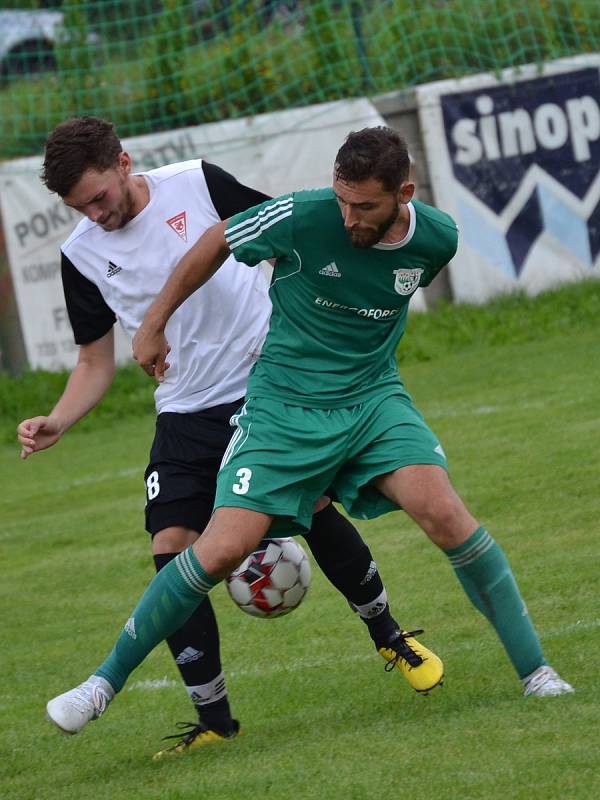 OP muži – 3. kolo (2. hrané): Sokol Křemže (bíločerné dresy) – FK Nová Ves / Brloh 0:0, na penalty 1:4.