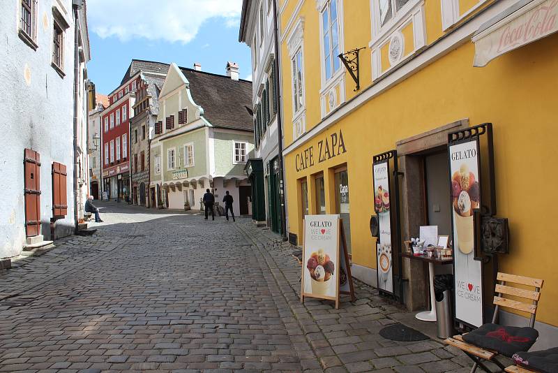 Český Krumlov o prvním májovém víkendu.