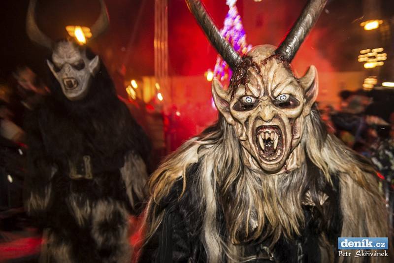 Sobotní krampus show v Kaplici.