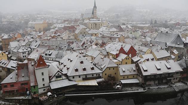 Pohádkově zasněžený Krumlov.