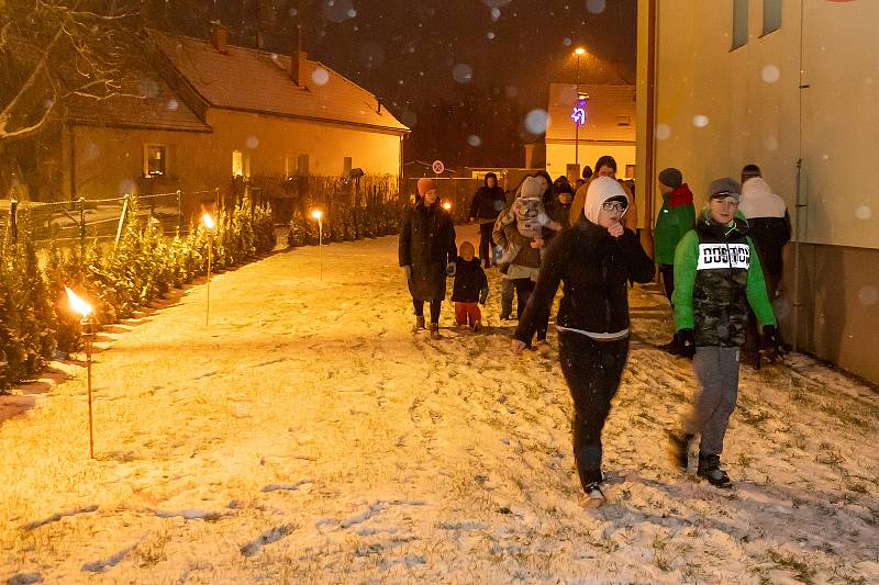 Mikulášská nadílka v Dolním Třeboníně na zahradě základní školy.