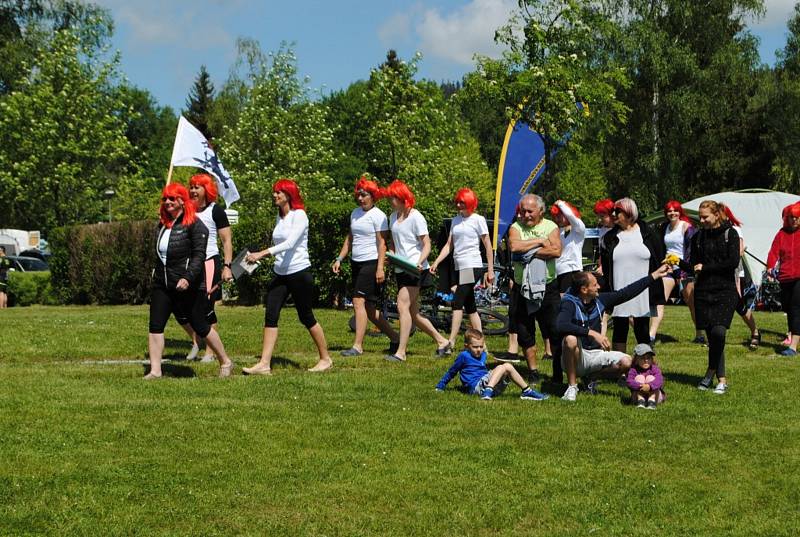 Závody dračích lodí na Lipně v sobotu 21. května 2022 zahájily lipenskou letní sezónu.