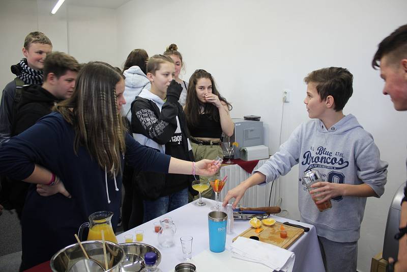 Den řemesel ve Středisku praktického vyučování českokrumlovského učiliště.