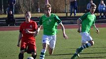 Divize A - dohrávka 16. kola: FK Slavoj Český Krumlov (zelené dresy) - MFK Dobříš 1:1 (0:0) penalty 2:3.