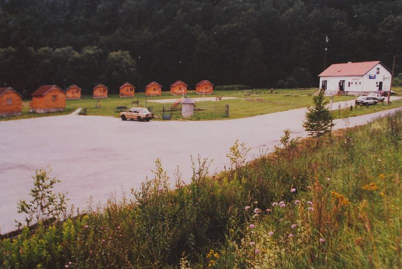 Český Krumlov v roce 1998. Motorest Krumlov v Dobrkovicích.