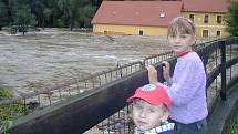První vlna povodně 2002 v Kaplici.