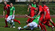 Fortuna Divize A - 25. kolo: FK Slavoj Český Krumlov (zelené dresy) - SK Klatovy 2:1 (1:0).