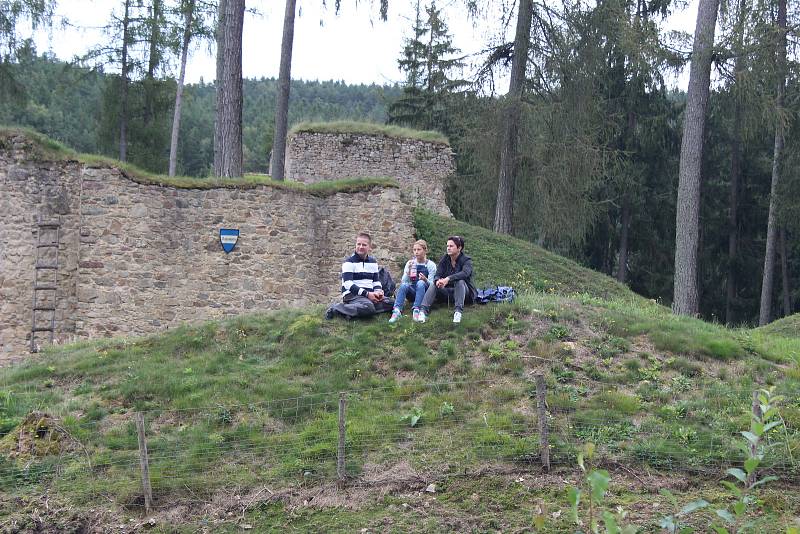 Dožínkovou slavnost si v sobotu užili návštěvníci hradní zříceniny v Pořešíně u Kaplice.