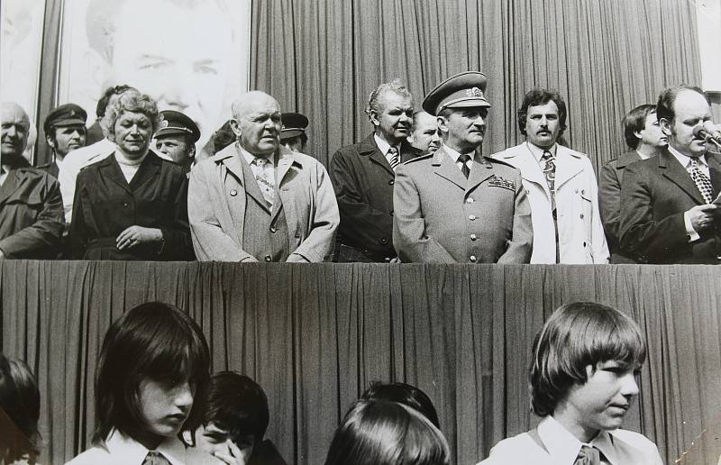 Okresní spartakiáda v Českém Krumlově v červnu 1980.